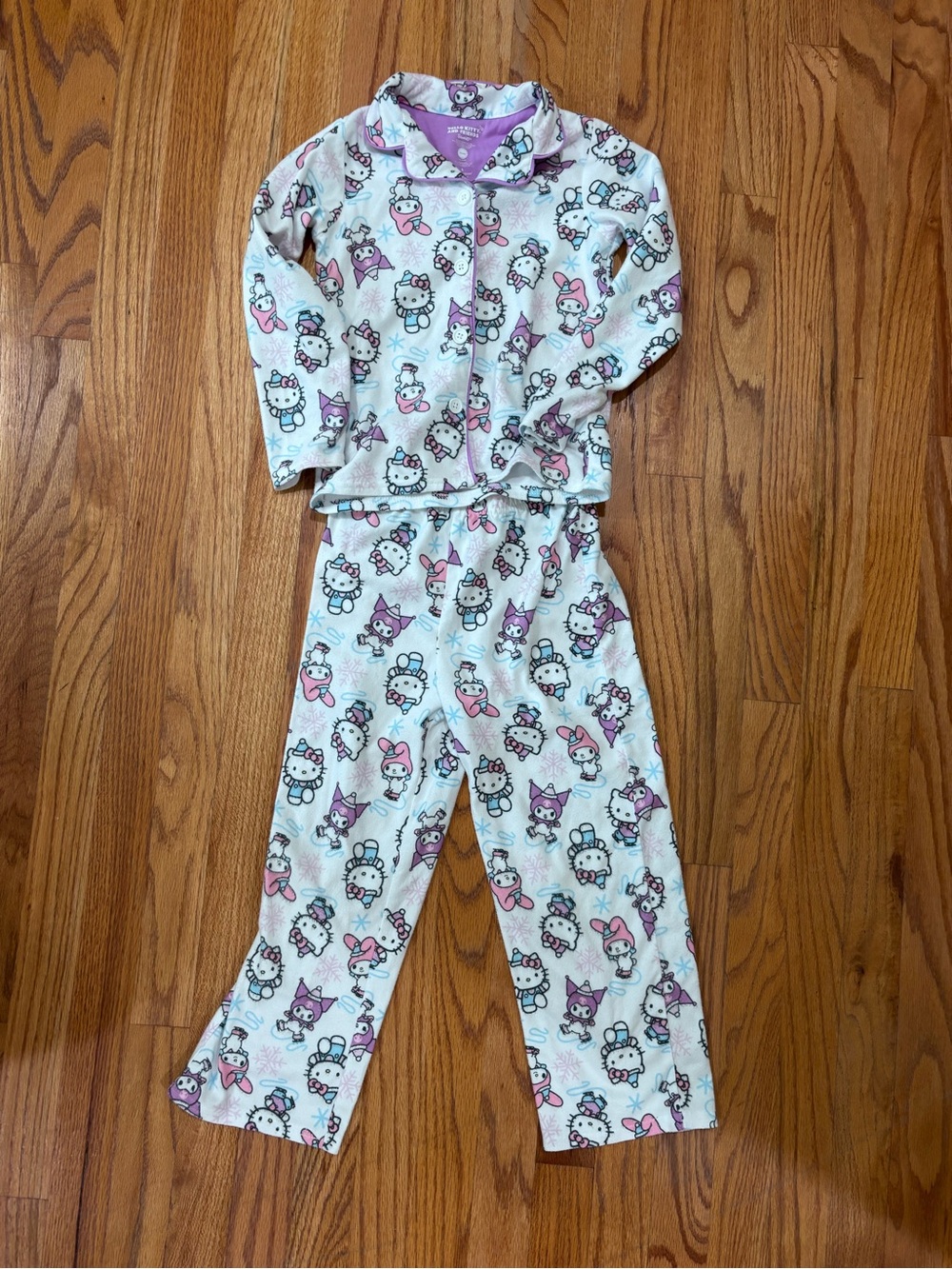 Hello Kitty & Friends Girls' White and Pink Character Print Pajama Set 6